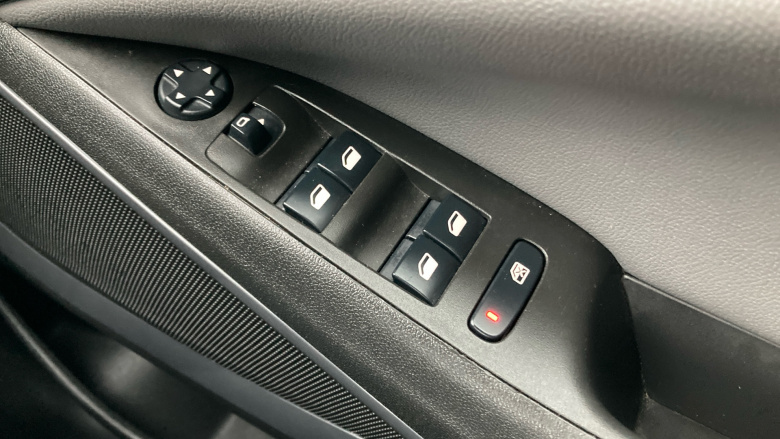 Vauxhall Crossland X 1.2T [130] Elite Nav 5dr [Start Stop] Auto Petrol Hatchback